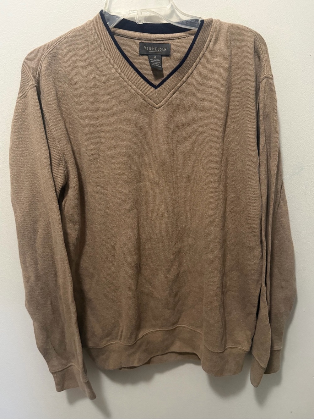 Van Heusen Men's V Neck Beige Sweater Pullover knit long sleeve size Medium